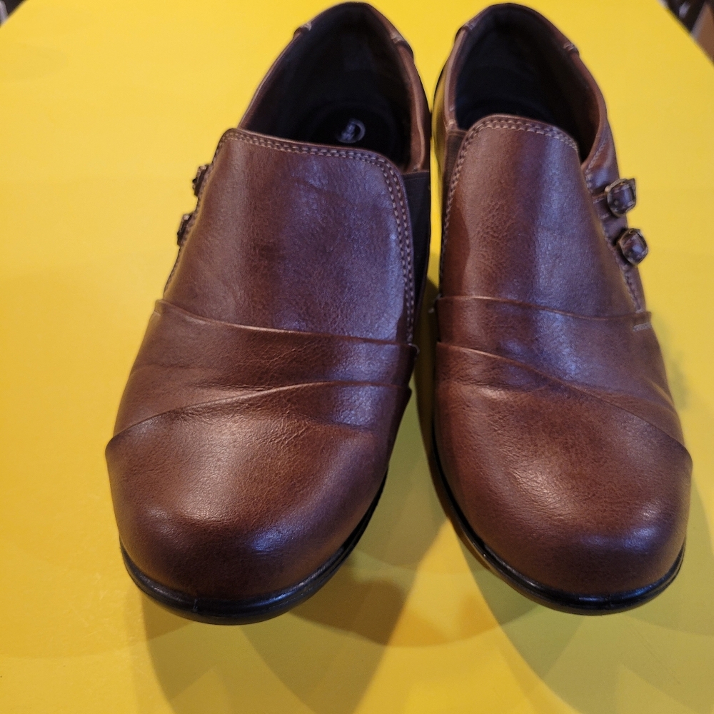 Air Flex women's size 8W brown ankle boots.